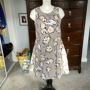 Dress, gray background with yellow,pink,white flowers.